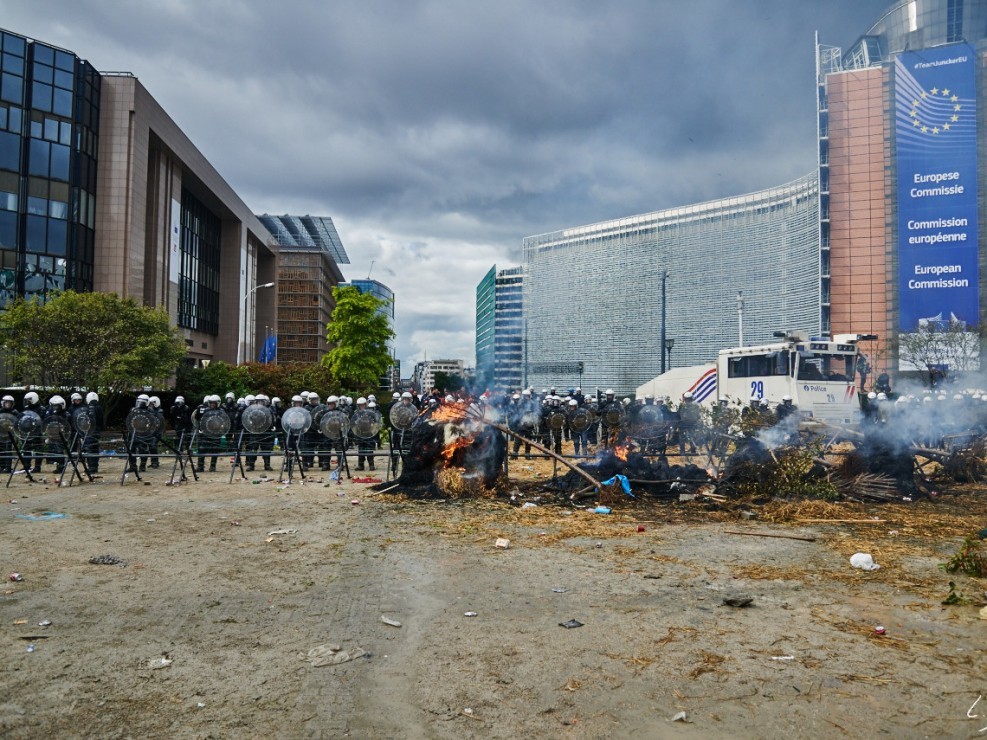 44Manifestation producteur de lait 07-09-15 NIKON D800E A4 24 mm