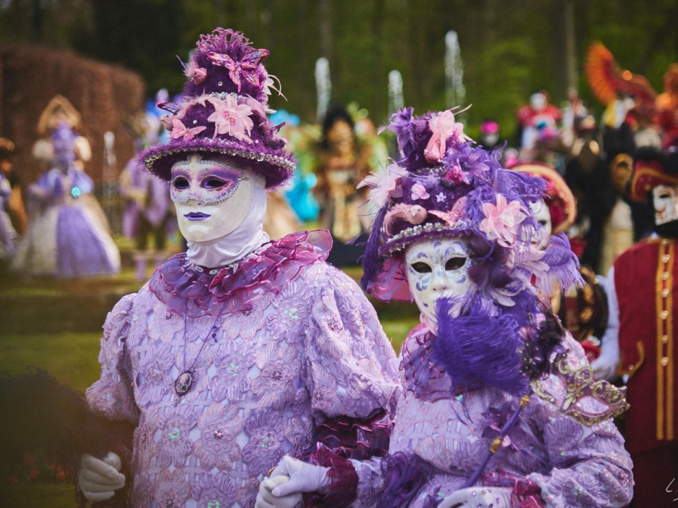 Les costumes de Venie aux jardins d’annevoie 2017 – 105 mm – Les costumes de Venise aux jardins d annevoie 2017 NIKON D800E 105 mm 42128 – avr. 30 2017 – NIKON D800E