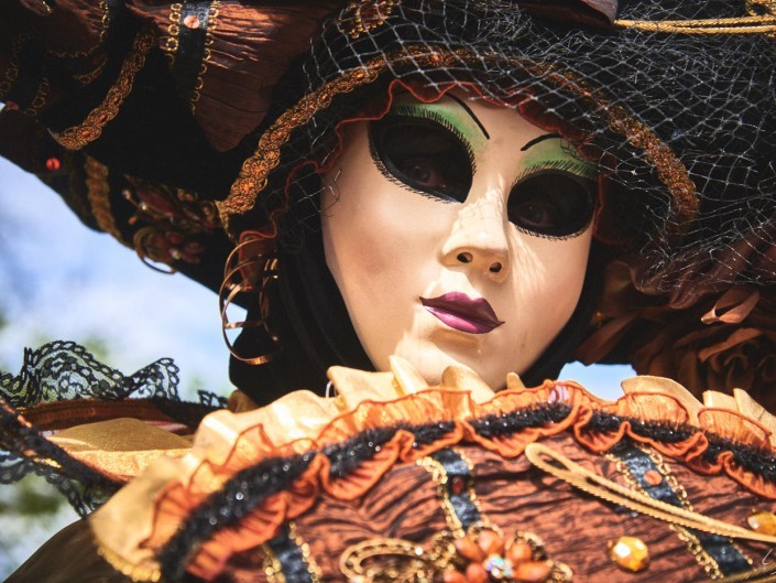 Les costumes de Venie aux jardins d’annevoie 2017 – 105 mm – Les costumes de Venise aux jardins d annevoie 2017 NIKON D800E 105 mm 5.62454 – avr. 30 2017 – NIKON D800E