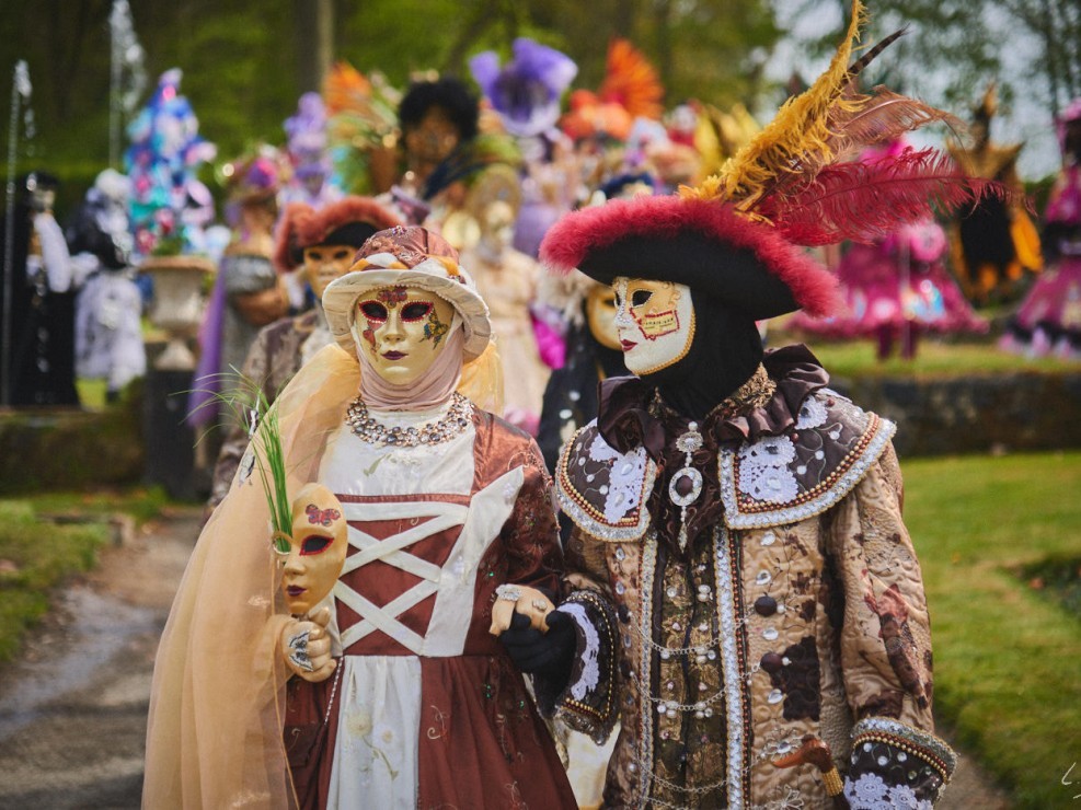 Les costumes de Venie aux jardins d’annevoie 2017 – 120 mm – Les costumes de Venise aux jardins d annevoie 2017 NIKON D800E 120 mm 42119 – avr. 30 2017 – NIKON D800E