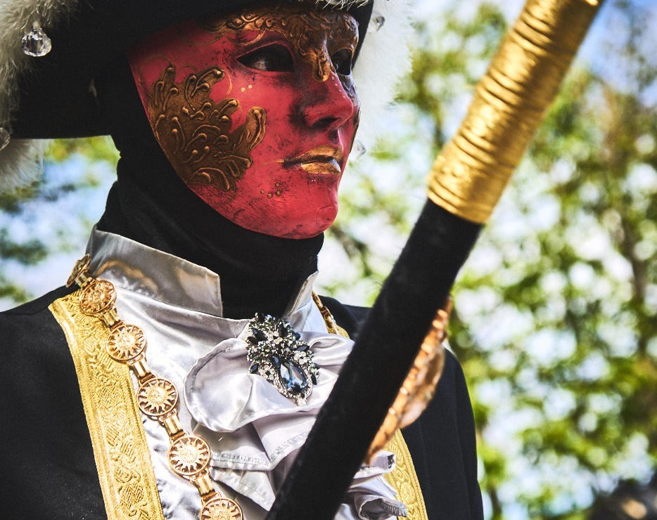 Les costumes de Venie aux jardins d’annevoie 2017 – 120 mm – Les costumes de Venise aux jardins d annevoie 2017 NIKON D800E 120 mm 5.62509 – avr. 30 2017 – NIKON D800E