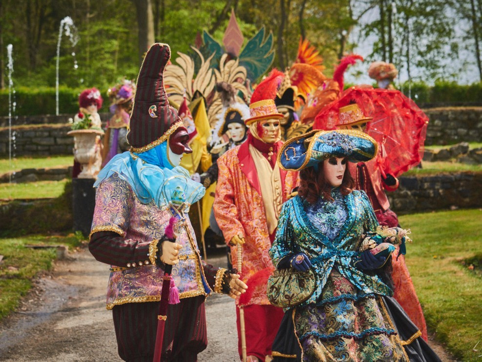 Les costumes de Venie aux jardins d’annevoie 2017 – 120 mm – Les costumes de Venise aux jardins d annevoie 2017 NIKON D800E 120 mm 6.32032 – avr. 30 2017 – NIKON D800E