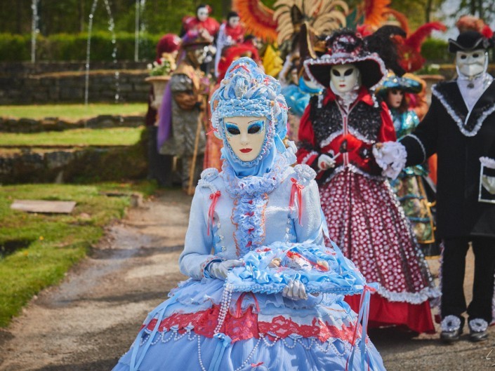 Les costumes de Venie aux jardins d’annevoie 2017 – 120 mm – Les costumes de Venise aux jardins d annevoie 2017 NIKON D800E 120 mm 6.32035 – avr. 30 2017 – NIKON D800E