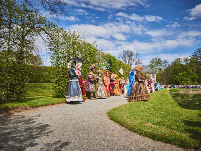Les costumes de Venie aux jardins d’annevoie 2017 – 24 mm – Les costumes de Venise aux jardins d annevoie 2017 NIKON D800E 24 mm 5.62600 – avr. 30 2017 – NIKON D800E