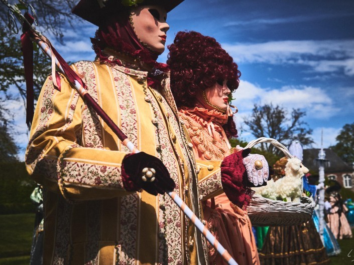 Les costumes de Venie aux jardins d’annevoie 2017 – 40 mm – Les costumes de Venise aux jardins d annevoie 2017 NIKON D800E 40 mm 5.62472 – avr. 30 2017 – NIKON D800E