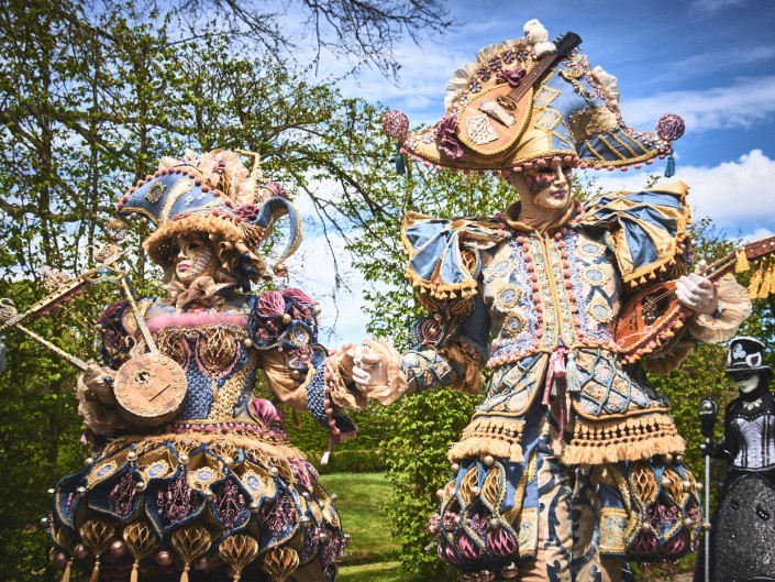 Les costumes de Venie aux jardins d’annevoie 2017 – 44 mm – Les costumes de Venise aux jardins d annevoie 2017 NIKON D800E 44 mm 5.62425 – avr. 30 2017 – NIKON D800E