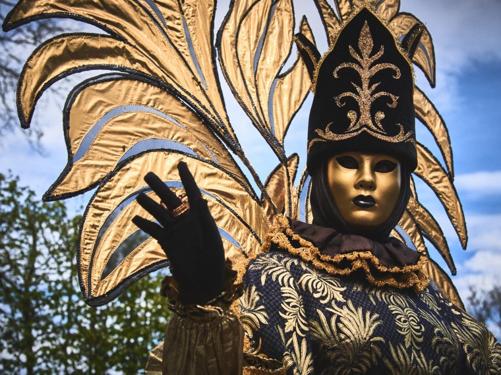 Les costumes de Venie aux jardins d’annevoie 2017 – 66 mm – Les costumes de Venise aux jardins d annevoie 2017 NIKON D800E 66 mm 7.12298 – avr. 30 2017 – NIKON D800E