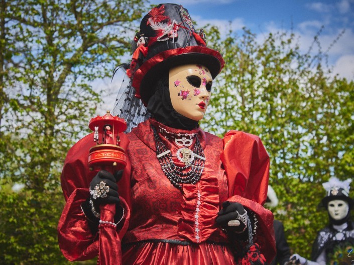 Les costumes de Venie aux jardins d’annevoie 2017 – 70 mm – Les costumes de Venise aux jardins d annevoie 2017 NIKON D800E 70 mm 5.62516 – avr. 30 2017 – NIKON D800E