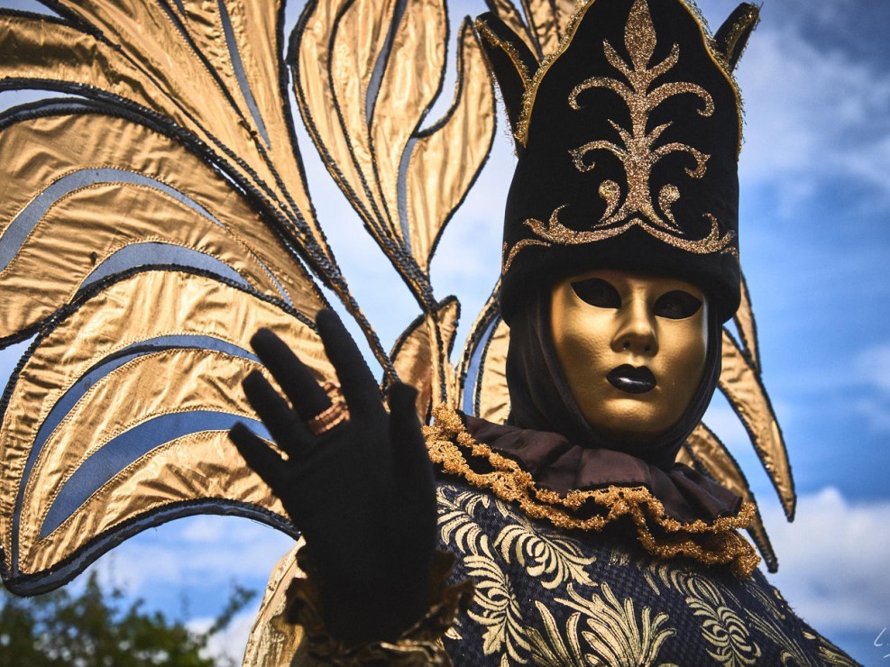 Les costumes de Venie aux jardins d’annevoie 2017 – 78 mm – Les costumes de Venise aux jardins d annevoie 2017 NIKON D800E 78 mm 7.12297 – avr. 30 2017 – NIKON D800E