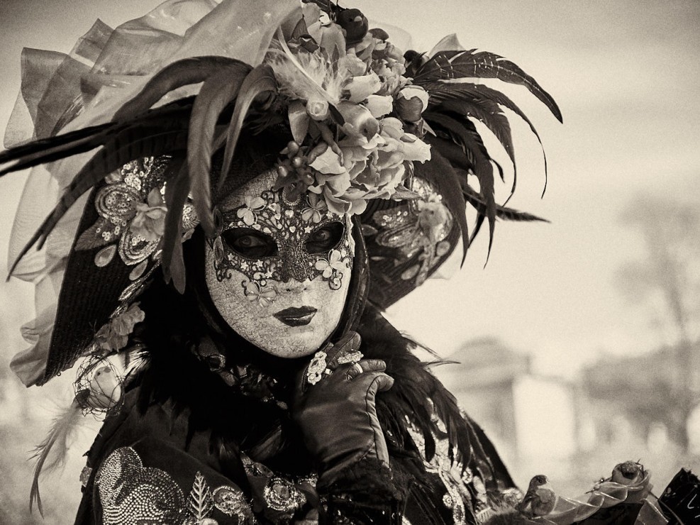 Les costumes de Venie aux jardins d’annevoie 2017 – 85 mm – Les costumes de Venise aux jardins d annevoie 2017 NIKON D800E 85 mm 43135 – avr. 30 2017 – NIKON D800E