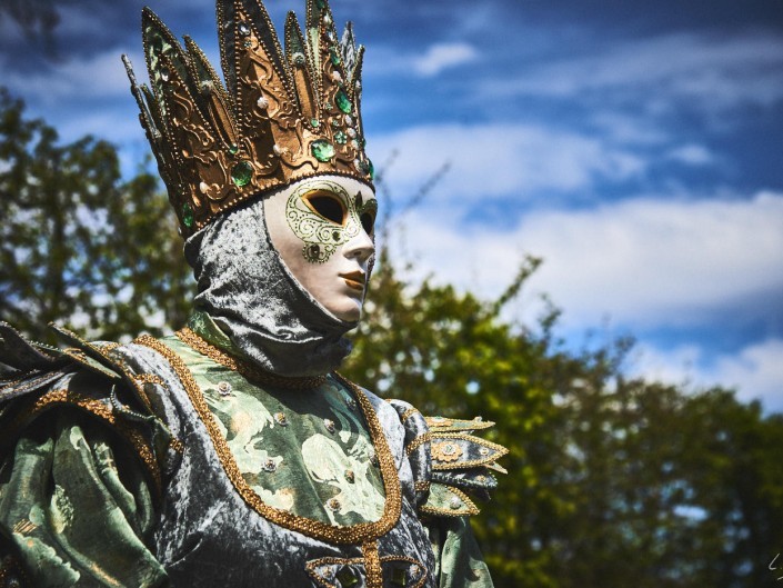 Les costumes de Venie aux jardins d’annevoie 2017 – 86 mm – Les costumes de Venise aux jardins d annevoie 2017 NIKON D800E 86 mm 5.62468 – avr. 30 2017 – NIKON D800E