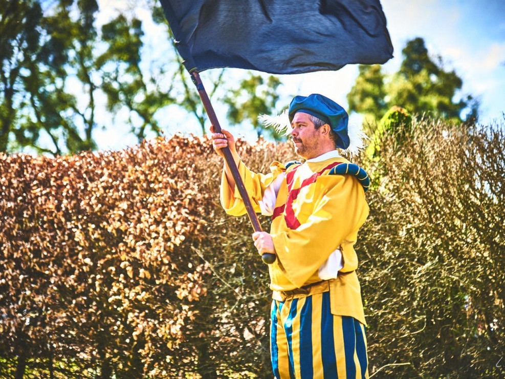 les alfers namurois aux jardins d’annevoie 2017 – 120 mm – Les costumes de Venise aux jardins d annevoie 2017 NIKON D800E 120 mm 42726 – avr. 30 2017 – NIKON D800E