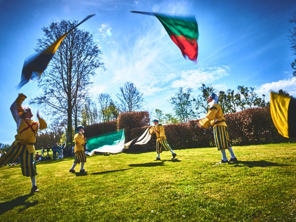 les alfers namurois aux jardins d’annevoie 2017 – 24 mm – Les costumes de Venise aux jardins d annevoie 2017 NIKON D800E 24 mm 222760 – avr. 30 2017 – NIKON D800E