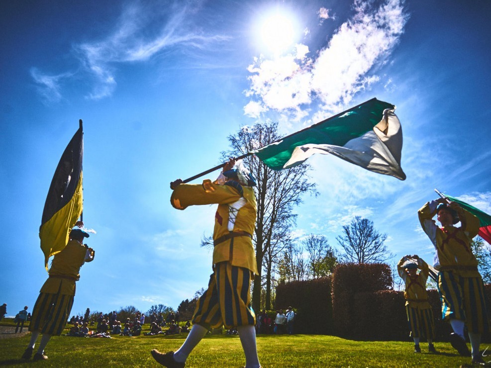 les alfers namurois aux jardins d’annevoie 2017 – 24 mm – Les costumes de Venise aux jardins d annevoie 2017 NIKON D800E 24 mm 42660 – avr. 30 2017 – NIKON D800E