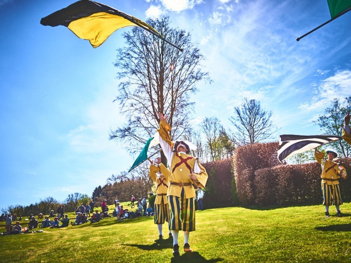 les alfers namurois aux jardins d’annevoie 2017 – 34 mm – Les costumes de Venise aux jardins d annevoie 2017 NIKON D800E 34 mm 42690 – avr. 30 2017 – NIKON D800E