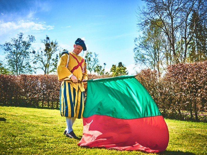 les alfers namurois aux jardins d’annevoie 2017 – 38 mm – Les costumes de Venise aux jardins d annevoie 2017 NIKON D800E 38 mm 42884 – avr. 30 2017 – NIKON D800E