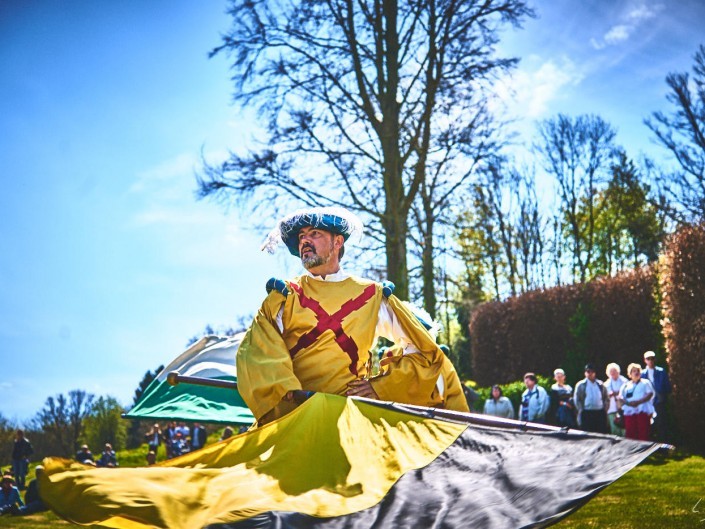 les alfers namurois aux jardins d’annevoie 2017 – 58 mm – Les costumes de Venise aux jardins d annevoie 2017 NIKON D800E 58 mm 42738 – avr. 30 2017 – NIKON D800E