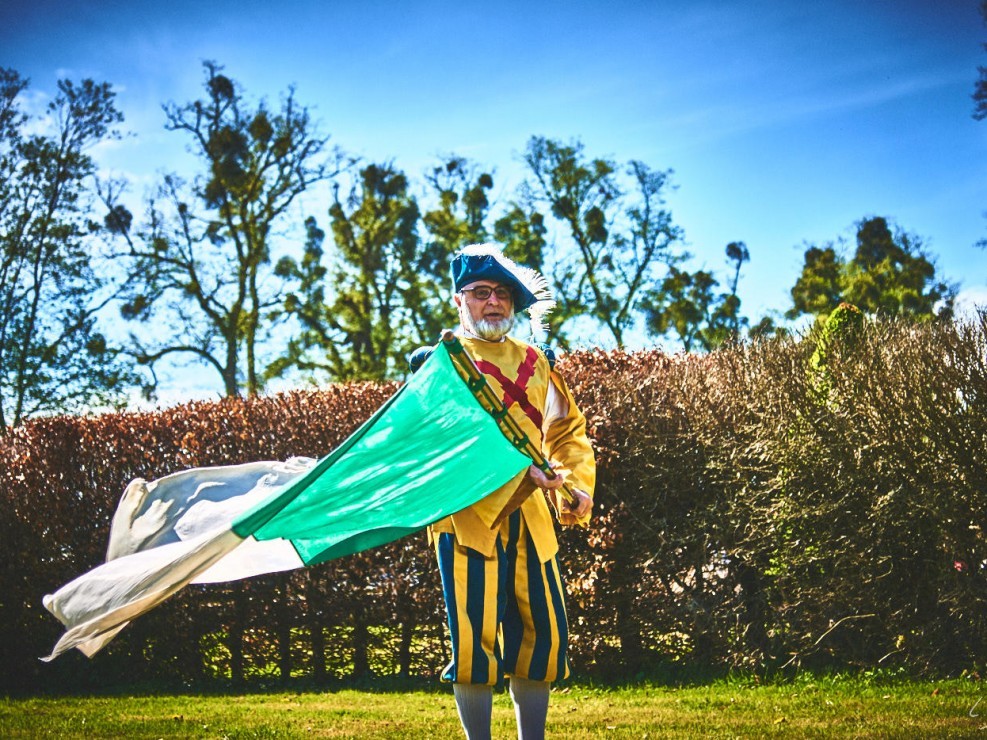 les alfers namurois aux jardins d’annevoie 2017 – 70 mm – Les costumes de Venise aux jardins d annevoie 2017 NIKON D800E 70 mm 42992 – avr. 30 2017 – NIKON D800E