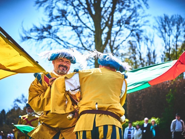 les alfers namurois aux jardins d’annevoie 2017 – 86 mm – Les costumes de Venise aux jardins d annevoie 2017 NIKON D800E 86 mm 42890 – avr. 30 2017 – NIKON D800E