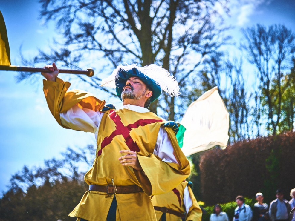 les alfers namurois aux jardins d’annevoie 2017 – 92 mm – Les costumes de Venise aux jardins d annevoie 2017 NIKON D800E 92 mm 42736 – avr. 30 2017 – NIKON D800E